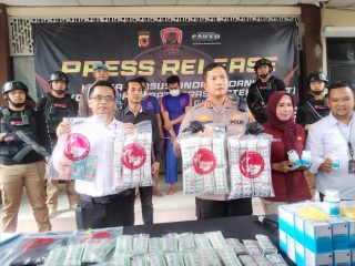 Polres Karawang tangkap pengedar Obat Keras Tertentu (OKT)