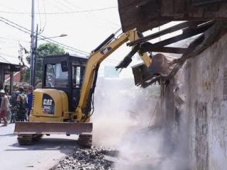 Bangunan Liar Menjamur, Pemkab Bekasi Lakukan Penertiban Serentak. (AlexaPodcast.ID)