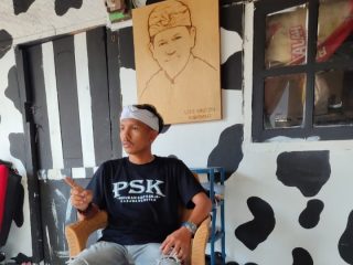 Tokoh Muda Karawang, Muhamad Karya, Warga Soroti Bungkamnya Politisi Pendukung Dedi. (AlexaPodcast.ID)