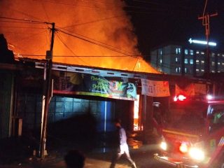 Kebakaran Dekat RS Hastin Karawang (AlexaPodcast.ID)