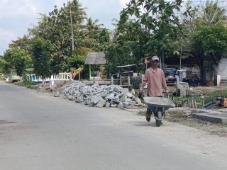 TPT Jalan Sukasari–Kedungjeruk Disambut Positif, Warga. (AlexaPodcast.ID)