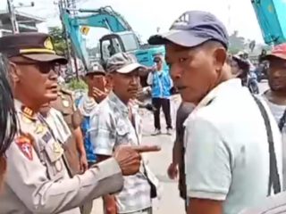 Aksi Warga Batujaya Warnai Penertiban Bangunan Liar. (AlexaPodcast.ID)