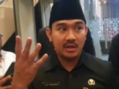 Bupati Bekasi Murka, Proyek APBD Belum Dibayar Kepala Dinas Ade Kuswara Ancam Panggil Kadis Cipta Karya, Soroti Pembayaran Proyek APBD. (AlexaPodcast.ID)