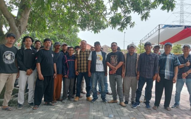 Warga Sindangmukti Tuntut Pengadaan Ambulans. (AlexaPodcast.ID) Warga Sindangmukti Tuntut Pengadaan Ambulans. (AlexaPodcast.ID)