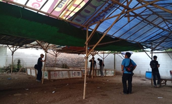 Polres Karawang Amankan Barang Bukti di Lokasi Diduga Judi Sabung Ayam Karangsinom Cegah Perjudian, Polres Karawang Lakukan Pengecekan Rutin di Tirtamulya. (AlexaPodcast.ID)