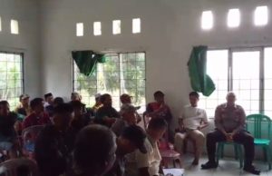 Puluhan Warga Geruduk Kantor Desa Sindangmukti, Desak Realisasi Ambulans dan Transparansi Dana Desa Warga Sindangmukti Geruduk Kantor Pemerintahan. (AlexaPodcast.ID)