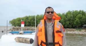Kapolres Karawang Patroli Laut, Pastikan Keamanan Wilayah Pesisir Aman dan Kondusif AKBP Fiki N. Ardiansyah Tinjau Mako Satpolairud dan Lakukan Patroli ke Perairan Pasir Putih. (AlexaPodcast.ID)