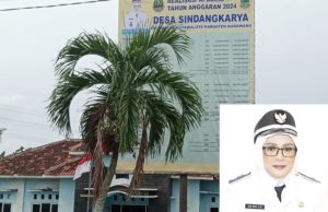 Baliho APBDes 2025 Kembali Terpasang, Pemdes Sindangkarya Ajak Warga Awasi Dana Desa Baliho Transparansi APBDes 2025 di Depan Kantor Desa. (AlexaPodcast.ID)