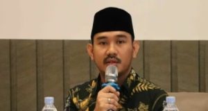 Bupati Bekasi Siap Evaluasi Tunjangan Anggota Dewan Pasca Aksi Unjuk Rasa Bupati Ade Kuswara: Mekanisme Tunjangan Ditentukan Pemerintah Pusat. (AlexaPodcast.ID)