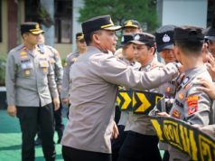 Ratusan Personel Gabungan Ikuti Latihan Dalmas, Polres Karawang Siap Hadapi Situasi Kontinjensi Polres Karawang Perkuat Kesiapsiagaan, Laksanakan Latihan Pengamanan Massa. (AlexaPodcast.ID)