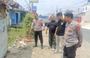 Cegah Gangguan Kamtibmas, Polres Karawang Amankan ODGJ Bawa Golok di Rengasdengklok ODGJ Bawa Golok di Rengasdengklok Diamankan Polisi, Dinsos Turun Tangan. (AlexaPodcast.ID)