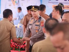 Polres Karawang Aktif Dampingi Pelayanan Publik dalam Gebyar Paten Karawang Timur Gebyar Paten Karawang Timur Berjalan Lancar, Polres Karawang Pastikan Keamanan. (AlexaPodcast.ID)