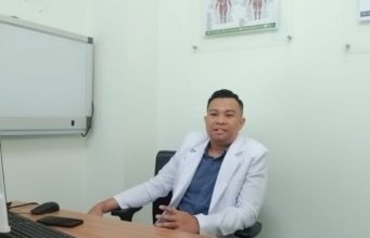 RSUD Jatisari Sediakan Layanan Ortopedi dengan Jaminan BPJS Kesehatan dr. Muhammad Ari Arifin, Sp.OT Perkuat Layanan Ortopedi RSUD Jatisari. (AlexaPodcast.ID)