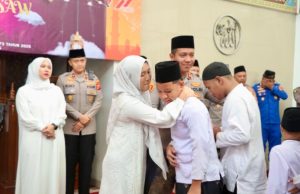 Maulid Nabi dan HKG Bhayangkari 2025, Polres Karawang Gelar Tabligh Akbar dan Santunan Kapolres Karawang: Jadikan Ajaran Rasulullah SAW Motivasi dalam Pengabdian. (AlexaPodcast.ID)