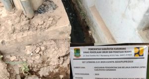 CV Masadi Karya Diduga Abaikan Lantai Kerja pada Proyek Drainase, Pemasangan U-Ditch Terendam Air Proyek Rp189 Juta di Bengle Dituding Asal Pasang, Aliran Air Tersendat. (AlexaPodcast.ID)