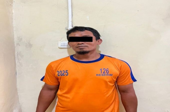 Satreskrim Polres Karawang Tangkap Sopir Diduga Cabuli Pelajar di Rengasdengklok Pelaku dugaan tindak pidana kekerasan seksual terhadap anak. (AlexaPodcast.ID)