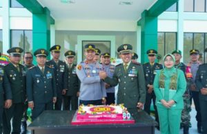 Kapolres Karawang Hadiri Perayaan HUT TNI ke-80, Wujudkan Sinergi TNI–Polri untuk Indonesia Maju Perayaan HUT TNI ke-80 di Karawang Berlangsung Meriah, Wujud Kekompakan TNI–Polri dan Forkopimda. (AlexaPodcast.ID)