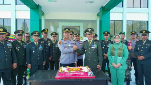 Perayaan HUT TNI ke-80 di Karawang Berlangsung Meriah, Wujud Kekompakan TNI–Polri dan Forkopimda. (AlexaPodcast.ID) Perayaan HUT TNI ke-80 di Karawang Berlangsung Meriah, Wujud Kekompakan TNI–Polri dan Forkopimda. (AlexaPodcast.ID)