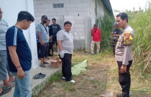 Polres Karawang Selidiki Temuan Jasad Bayi di Rengasdengklok Utara Mayat Bayi Ditemukan Tak Bernyawa di Area Permukiman Warga. (AlexaPodcast.ID)