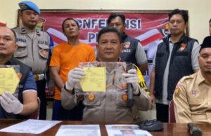 Pasutri di Babelan Nekat Curi Motor Demi Biaya Berobat Anak, Kini Dibekuk Polisi Unit Reskrim Polsek Babelan Tangkap Pelaku Curanmor. (AlexaPodcast.ID)