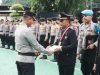 Polres Karawang Gelar Upacara Purna Bakti, Wujud Penghargaan bagi Anggota yang Mengakhiri Masa Dinas Wisuda Purna Bakti Personel Polres Karawang Tahun 2025. (AlexaPodcast.ID)