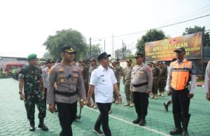 Kapolres Karawang Pimpin Apel Gabungan Kesiapan Tanggap Bencana Polres Karawang Gelar Apel Kesiapsiagaan Hadapi Potensi Bencana Alam. (AlexaPodcast.ID)