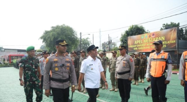 Kapolres Karawang Pimpin Apel Gabungan Kesiapan Tanggap Bencana Polres Karawang Gelar Apel Kesiapsiagaan Hadapi Potensi Bencana Alam. (AlexaPodcast.ID)