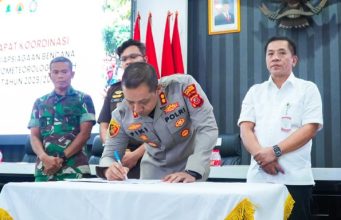 Kapolres Karawang Hadiri Rakor Kesiapsiagaan Bencana Hidrometeorologi Pemkab Karawang Siapkan Langkah Antisipatif Hadapi Cuaca Ekstrem. (AlexaPodcast.ID)