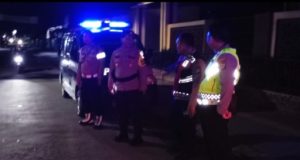 Polsek Babelan Gencarkan Patroli Biru Dini Hari Demi Jaga Harkamtibmas Kapolsek Babelan Pimpin Patroli Biru untuk Tekan Aksi Curas, Curat, dan Curanmor. (AlexaPodcast.ID)