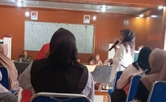 Diberi Tenggat Tiga Hari, Puluhan Warga Anggadita Protes Rencana Relokasi Koperasi Desa Merah Putih. (AlexaPodcast.ID)