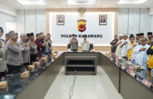 Polres Karawang Gelar Doa Lintas Agama, Doakan Korban Bencana Aceh dan Sumatra Kapolda Jabar Pimpin Doa Bersama di Karawang. (AlexaPodcast.ID)