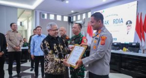 Kapolres Karawang Tegaskan Komitmen Antikorupsi pada Peringatan Hakordia 2025 Momentum Hakordia 2025, Kapolres Karawang Serukan Pemerintahan Bersih dan Berintegritas. (AlexaPodcast.ID)