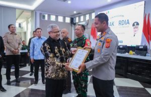 Kapolres Karawang Tegaskan Komitmen Antikorupsi pada Peringatan Hakordia 2025 Momentum Hakordia 2025, Kapolres Karawang Serukan Pemerintahan Bersih dan Berintegritas. (AlexaPodcast.ID)