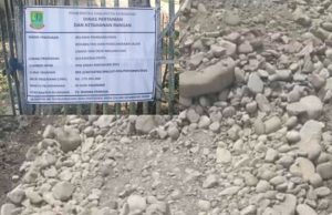 Material Bermasalah, Pembangunan JUT oleh CV Radina Perkasa di Malangsari Jadi Sorotan Publik Diduga Gunakan Sirtu Tidak Standar, Proyek JUT APBD 2025 Disorot. (AlexaPodcast.ID)