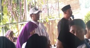 Peresmian Kolam Renang Uston Grill House Diwarnai Santunan Anak Yatim di Darawolong Ustadz Andi Beton Resmikan Kolam Renang dan Gelar Tawasulan. (AlexaPodcast.ID)