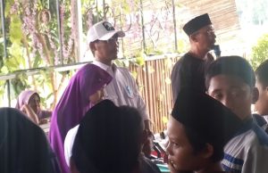 Peresmian Kolam Renang Uston Grill House Diwarnai Santunan Anak Yatim di Darawolong Ustadz Andi Beton Resmikan Kolam Renang dan Gelar Tawasulan. (AlexaPodcast.ID)