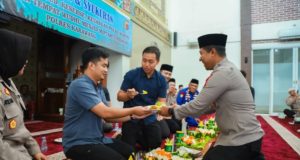 Kapolres Karawang Pimpin Binrohtal, Syukuran HUT Fungsi, dan Peresmian Tempat Wudhu Masjid Kapolres Karawang Resmikan Tempat Wudhu Masjid. (AlexaPodcast.ID)