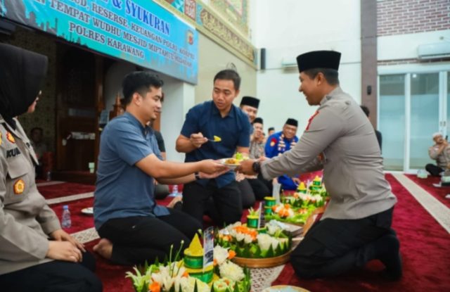 Kapolres Karawang Resmikan Tempat Wudhu Masjid. (AlexaPodcast.ID)