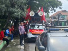Polres Karawang Amankan Aksi Serikat Buruh, UMK 2026 Naik Jadi Rp 5,8 Juta Unjuk Rasa Buruh Karawang Berujung Kenaikan UMK 2026. (AlexaPodcast.ID) 