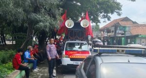 Polres Karawang Amankan Aksi Serikat Buruh, UMK 2026 Naik Jadi Rp 5,8 Juta Unjuk Rasa Buruh Karawang Berujung Kenaikan UMK 2026. (AlexaPodcast.ID) 