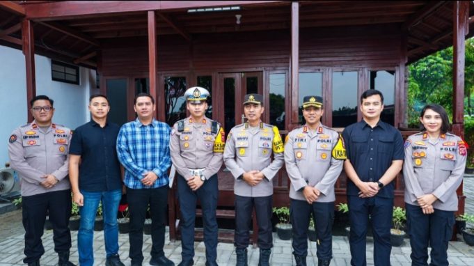 Pantau Arus Nataru, Irwasum Polri Sebut Lalu Lintas Tol Japek Masih Lancar Irwasum Polri Pastikan Personel Siaga Penuh Amankan Natal dan Tahun Baru. (AlexaPidcast.ID)