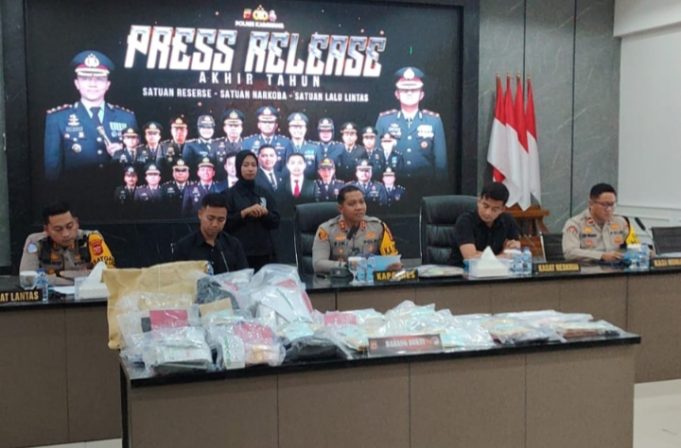 Akhir Tahun 2025, Polres Karawang Paparkan Capaian Kinerja dan Komitmen Transparansi Polres Karawang Rilis Capaian Kinerja 2025. (AlexaPodcast.ID)