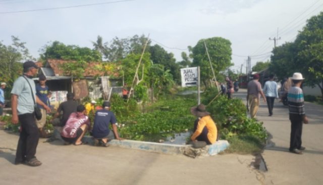 Gotong Royong Warga Tanjungbungin, Saluran Air. (AlexaPodcast.ID)