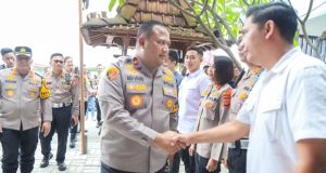 Wakapolda Jabar Apresiasi Kesiapan Polres Karawang Saat Cek Pos Pam KM 57 Wakapolda Jabar Cek Kesiapan Pos Pam KM 57 Karawang. (AlexaPodcast.ID)