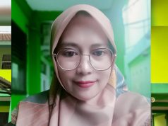 Tudingan Ijazah Ditahan karena Tunggakan Biaya, Pihak Sekolah di Karawang Beri Klarifikasi Tuti Rojiah, Staf SMKS Industri Mandiri Karawang. (AlexaPodcast.ID)