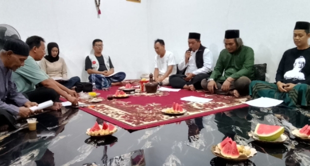 Awali Tahun 2026, Pengajian Malam Jumat di Nagrikaler Berlangsung Khidmat. (AlexaPodcast.ID) Awali Tahun 2026, Pengajian Malam Jumat di Nagrikaler Berlangsung Khidmat. (AlexaPodcast.ID)