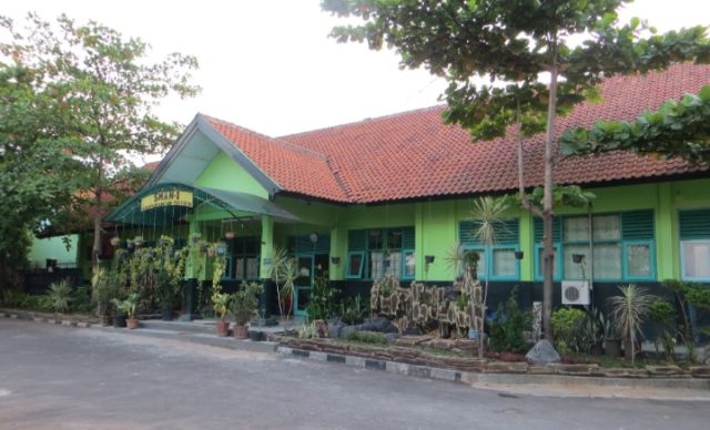 Buruh Renovasi SMAN 1 Dukupuntang Tak Digaji. (AelxaPodcast.ID) Buruh Renovasi SMAN 1 Dukupuntang Tak Digaji. (AelxaPodcast.ID)