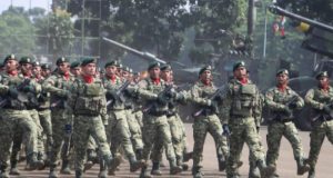 Yonif 305/Tengkorak Juara Parade dan Defile Sertijab Pangdivif 1 Kostrad Prajurit Tengkorak Tunjukkan Profesionalisme. (AlexaPodcast.ID)