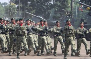 Yonif 305/Tengkorak Juara Parade dan Defile Sertijab Pangdivif 1 Kostrad Prajurit Tengkorak Tunjukkan Profesionalisme. (AlexaPodcast.ID)