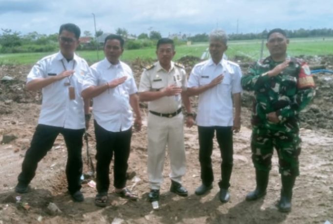 Sampah Jadi Berkah, Camat Kutawaluya Dorong Pengolahan Sampah Bernilai Ekonomi Camat Kutawaluya Edukasi Warga Desa Kutakarya. (AlexaPodcast.ID)